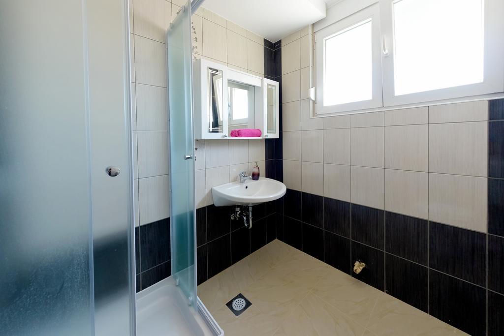 Cozy Two-Bedroom Apartment Zadar Chambre photo
