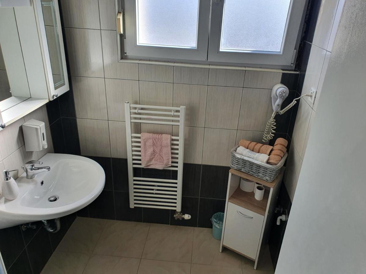 Cozy Two-Bedroom Apartment Zadar Extérieur photo